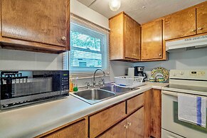 Cabin w/ Fire Pit, Walk to Steinhatchee River!