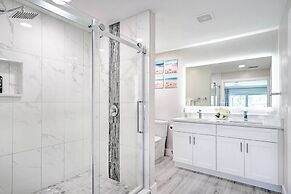 Outdoor Entertainment Oasis: Cape Coral Home