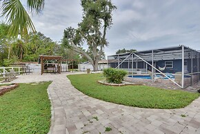 Convenient Sarasota Studio w/ Lush Backyard!