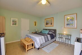 Convenient Sarasota Studio w/ Lush Backyard!