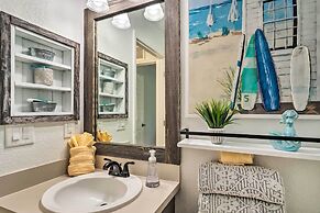 Chic Cape Coral Oasis w/ Pool: 5 Mi to Beach!