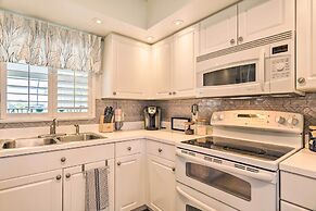 Chic Cape Coral Oasis w/ Pool: 5 Mi to Beach!