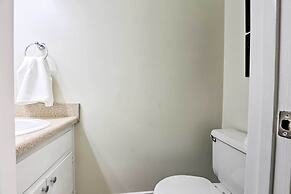 Charming Tallahassee Townhouse ~ 3 Mi to Fsu!