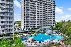 Luxury Condo w/ Huge Private Balcony on Lake Bryan