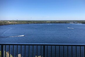 Luxury Condo w/ Huge Private Balcony on Lake Bryan
