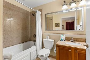 Luxury Condo w/ Huge Private Balcony on Lake Bryan