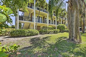 Coastal Condo w/ Pool Access < 1 Mi to Beach!