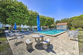 Coastal Condo w/ Pool Access < 1 Mi to Beach!