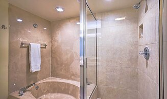 Coastal Bonita Springs Gem: Shop, Dine & Swim