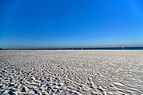 Coastal 'sea Side' Townhome - Walk to Beach!