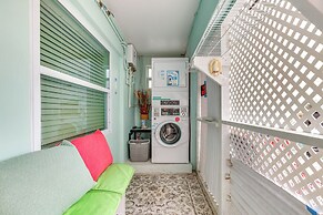 Coastal 'sea Side' Townhome - Walk to Beach!