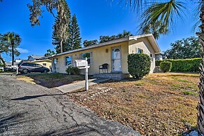 Comfy Dunedin Escape: 1 Block to Main Street!