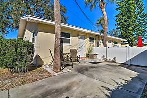 Comfy Dunedin Escape: 1 Block to Main Street!