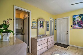 Comfy Dunedin Escape: 1 Block to Main Street!