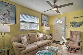 Comfy Dunedin Escape: 1 Block to Main Street!