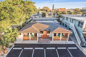 2 Conjoined Units - Steps From Madeira Beach!