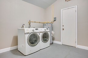 8 Mi to Downtown: Cozy Tampa Studio w/ Easy Access