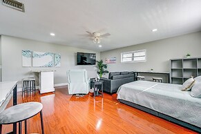 8 Mi to Downtown: Cozy Tampa Studio w/ Easy Access