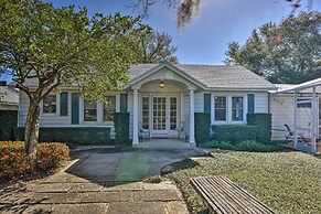 Cottage w/ Private Pool - Walk to Lake Wales!