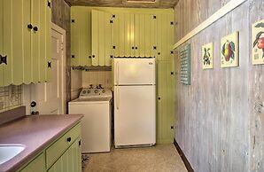 Cottage w/ Private Pool - Walk to Lake Wales!