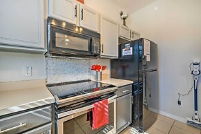 9 Mi to Disney: Davenport Townhome w/ Resort Pool!