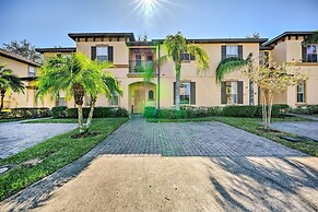 9 Mi to Disney: Davenport Townhome w/ Resort Pool!