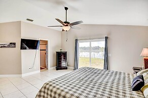 Screened Porch: Waterfront Home in Deltona!