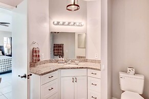 Screened Porch: Waterfront Home in Deltona!