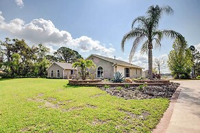 Screened Porch: Waterfront Home in Deltona!