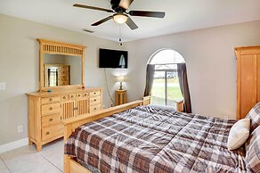 Screened Porch: Waterfront Home in Deltona!