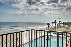 Daytona Beach Studio w/ Pool + Ocean Access!