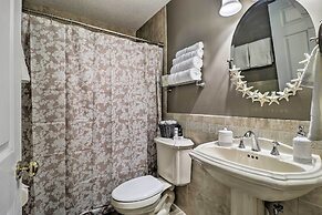 Pet-friendly Amelia Island Home ~ 1 Mi to Beach!