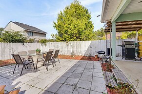 Pet-friendly PCB Home w/ Hot Tub, Near Beaches!