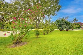 Fort Myers Coastal Retreat: Lanai w/ Pool!