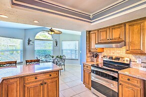 Fort Myers Coastal Retreat: Lanai w/ Pool!