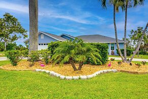 Fort Myers Coastal Retreat: Lanai w/ Pool!
