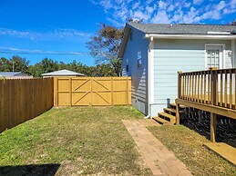 Gulf Breeze Home: 12 Mi to Pensacola Beach!