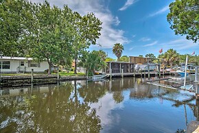 Homosassa Retreat w/ Sunroom & Canal Views!