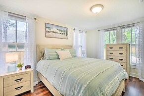 Historic Tarpon Springs Abode ~ 3 Mi to Beach