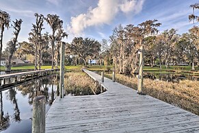 Gorgeous Waldo Home w/ Dock on Santa Fe Lake!