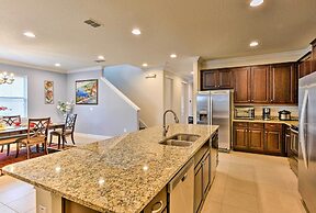 5 Mi to Disney: Oasis w/ Pool & Patio