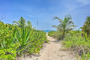 Hutchinson Island Cottage: Steps to the Beach