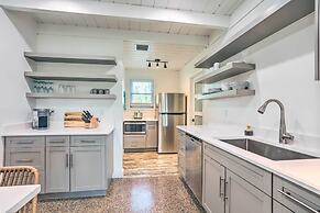 Hutchinson Island Cottage: Steps to the Beach