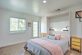 Hutchinson Island Cottage: Steps to the Beach