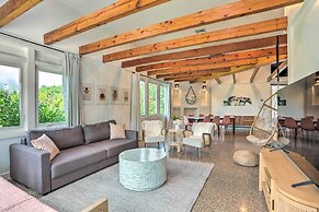 Hutchinson Island Cottage: Steps to the Beach