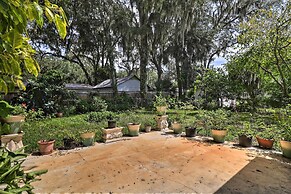 Jacksonville Getaway w/ Yard ~ 2 Mi to Beach!