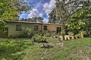 Jacksonville Getaway w/ Yard ~ 2 Mi to Beach!