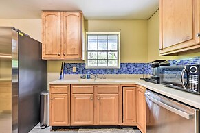 Jacksonville Getaway w/ Yard ~ 2 Mi to Beach!