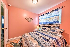 Jacksonville Getaway w/ Yard ~ 2 Mi to Beach!