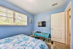 Jacksonville Getaway w/ Yard ~ 2 Mi to Beach!